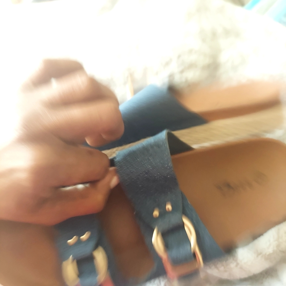 Sandals - Picture 3 of 6